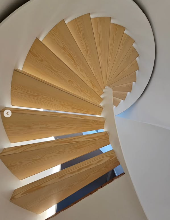 Escada Faro — 3